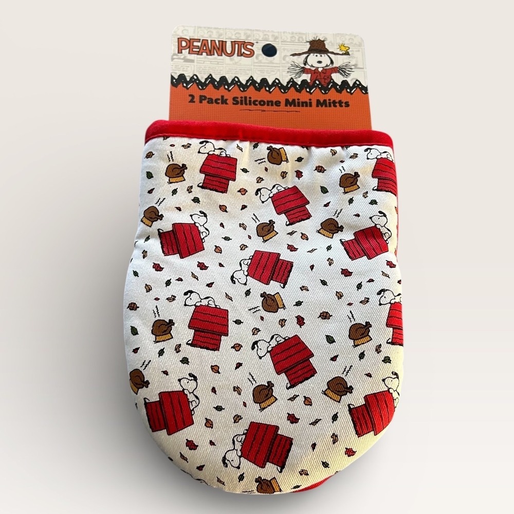 Peanuts‎ Snoopy Mini Oven Mitts 2 Pack Silicone Heat Resistant Kitchen Fall